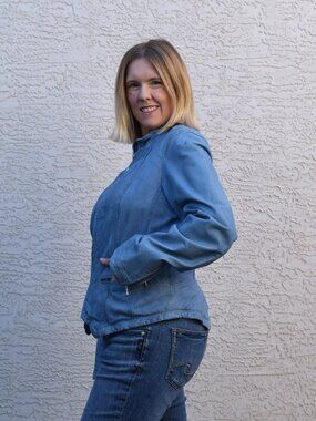 Danier Women's Light Blue Leather Zip-Front Jacket